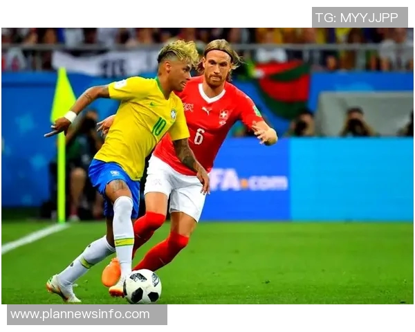 足球明星另类风格高清照片大揭秘展现球场外的真实魅力与个性