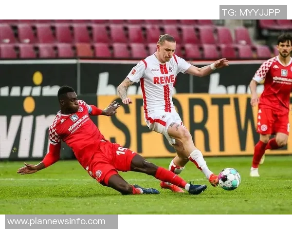 足球明星助力科隆队迎战劲敌展现精彩对决与激情时刻