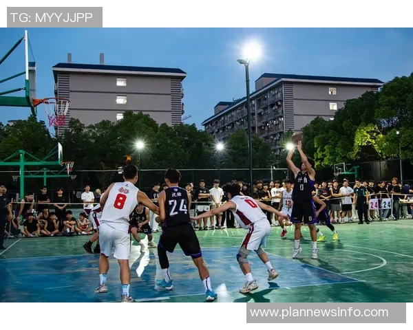 探索GQ篮球明星的魅力与风采揭示他们的时尚与运动完美结合之道